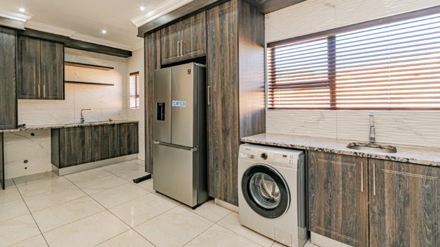 4 Bedroom Property for Sale in Randhart Gauteng