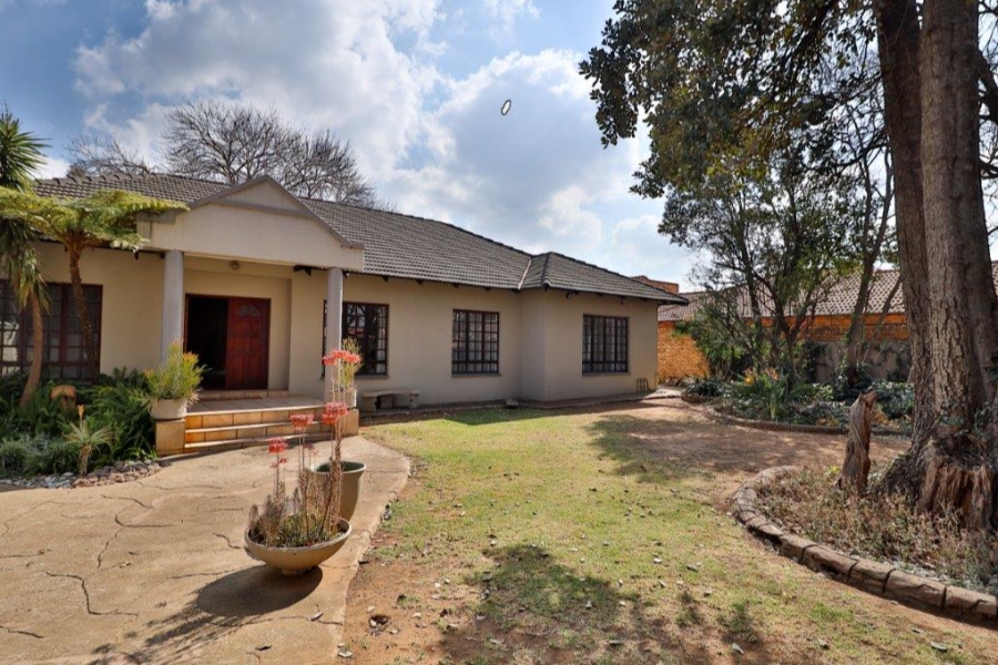 4 Bedroom Property for Sale in New Redruth Gauteng