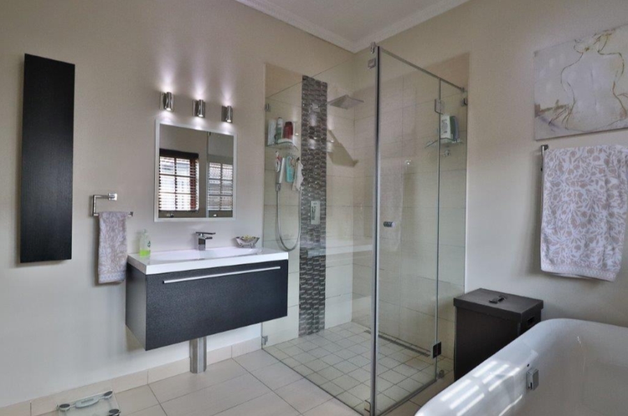 4 Bedroom Property for Sale in New Redruth Gauteng