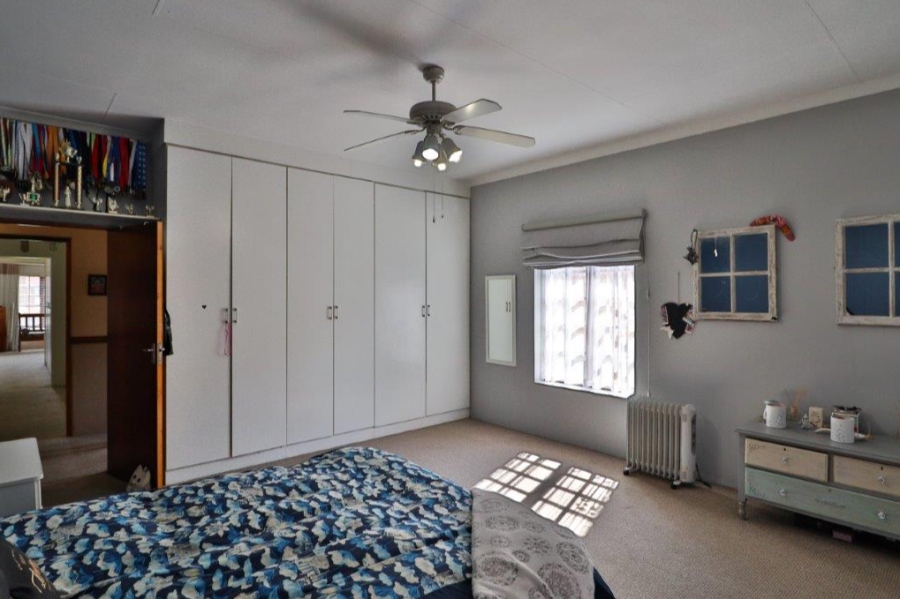 4 Bedroom Property for Sale in New Redruth Gauteng