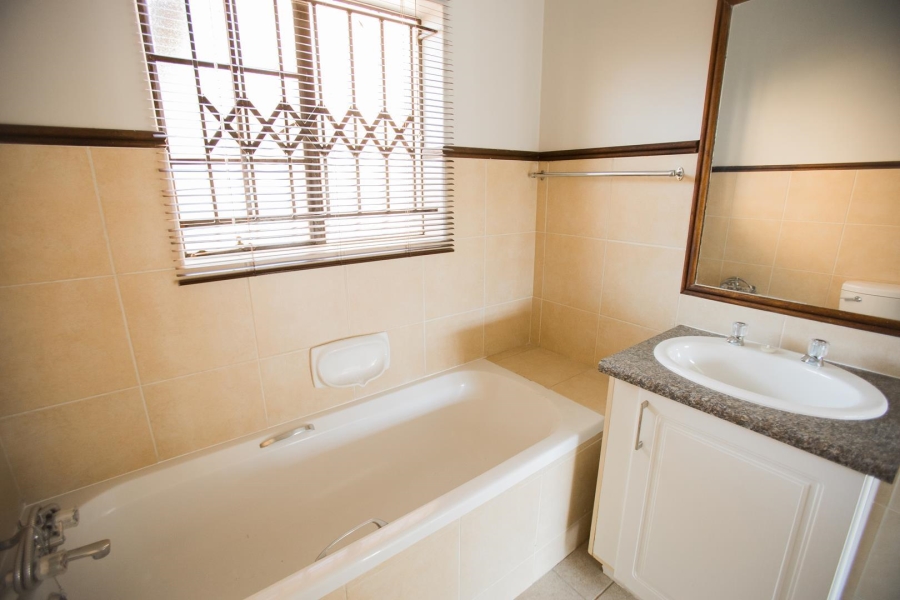 To Let 2 Bedroom Property for Rent in Equestria Gauteng