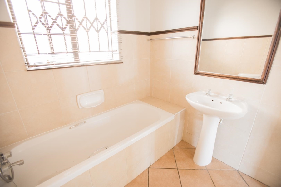 To Let 2 Bedroom Property for Rent in Equestria Gauteng