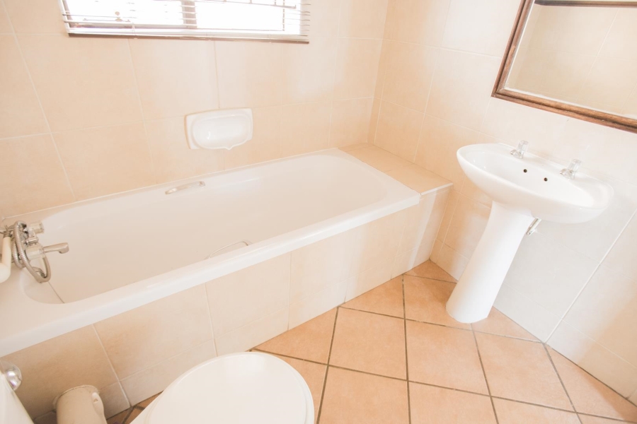 To Let 2 Bedroom Property for Rent in Equestria Gauteng