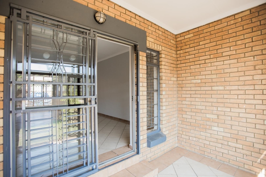 To Let 2 Bedroom Property for Rent in Equestria Gauteng