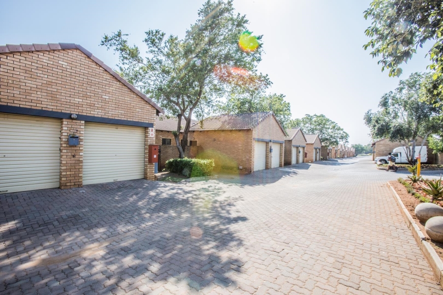 To Let 2 Bedroom Property for Rent in Equestria Gauteng