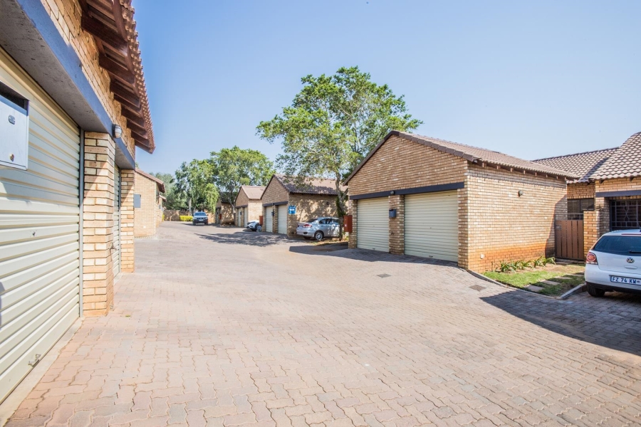 To Let 2 Bedroom Property for Rent in Equestria Gauteng