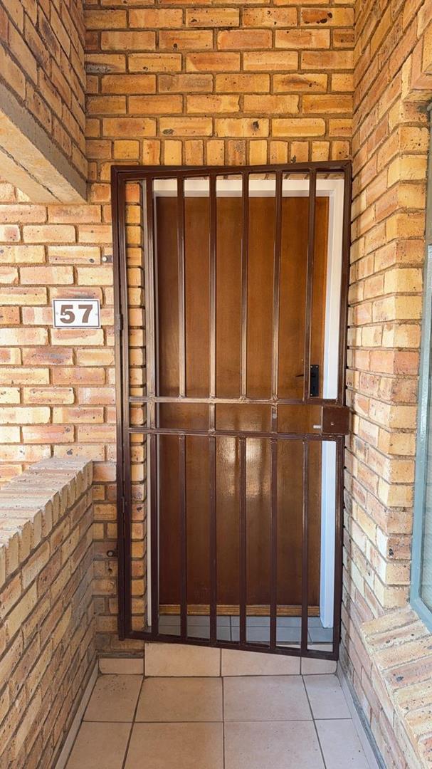 To Let 0 Bedroom Property for Rent in Roodekrans Gauteng