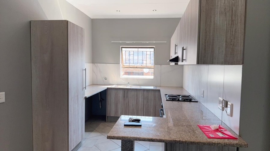 To Let 0 Bedroom Property for Rent in Roodekrans Gauteng