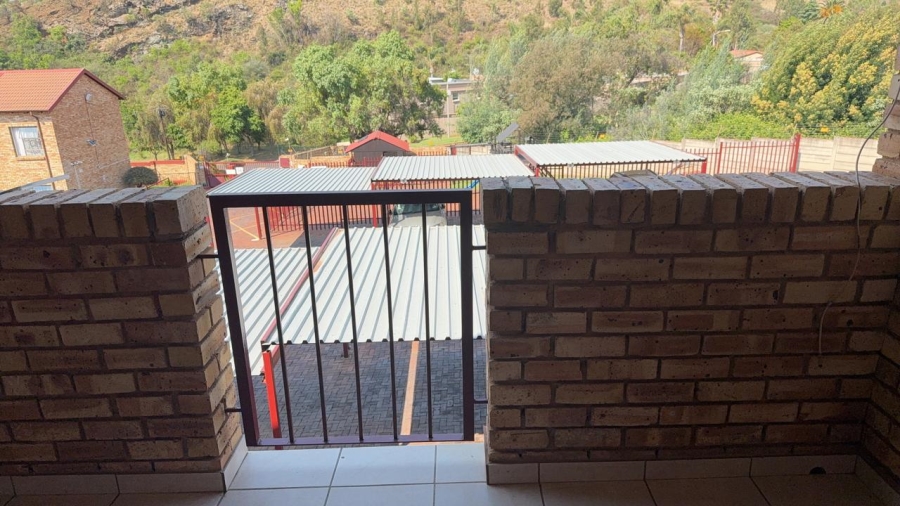 To Let 0 Bedroom Property for Rent in Roodekrans Gauteng