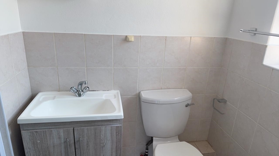 To Let 0 Bedroom Property for Rent in Roodekrans Gauteng