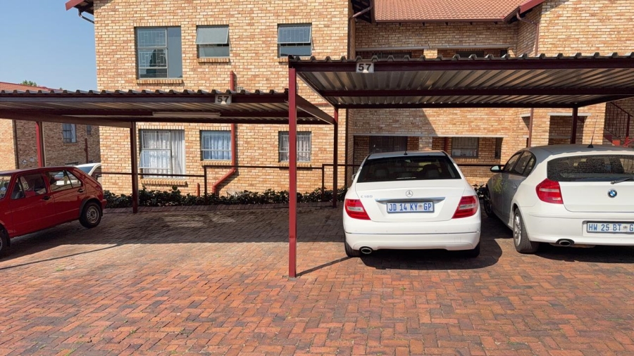 To Let 0 Bedroom Property for Rent in Roodekrans Gauteng