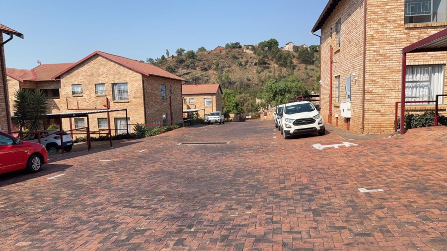 To Let 0 Bedroom Property for Rent in Roodekrans Gauteng