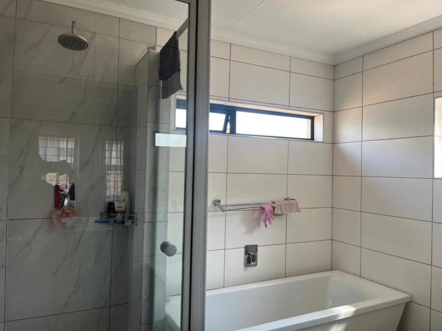 To Let 3 Bedroom Property for Rent in Nietgedacht Gauteng