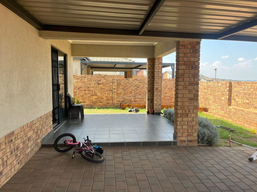 To Let 3 Bedroom Property for Rent in Nietgedacht Gauteng