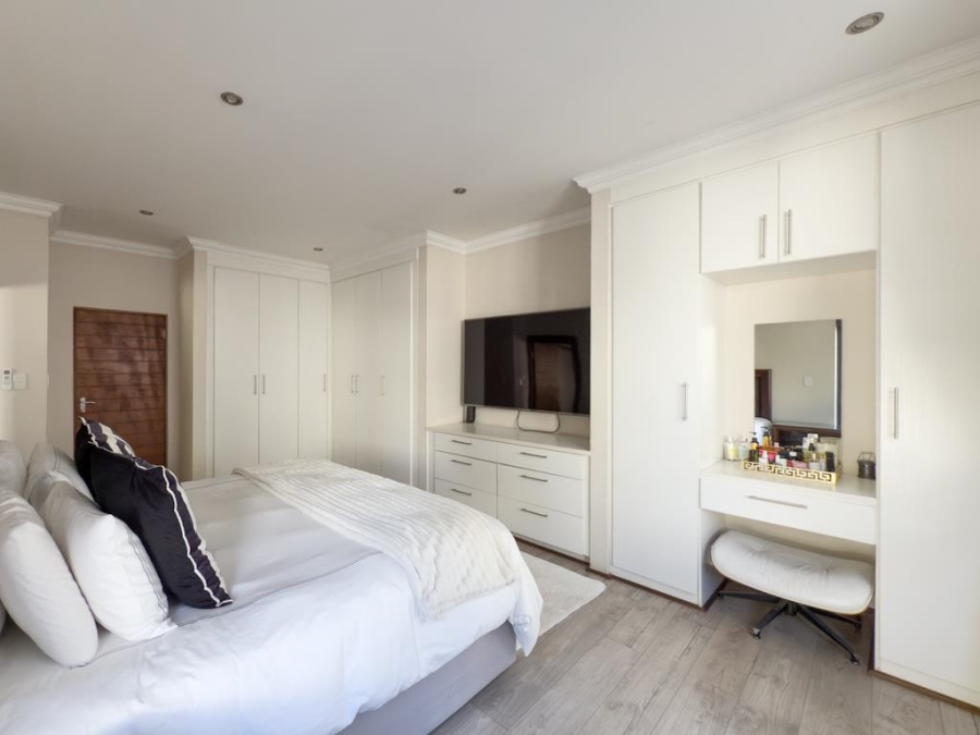 4 Bedroom Property for Sale in Midstream Ridge Gauteng