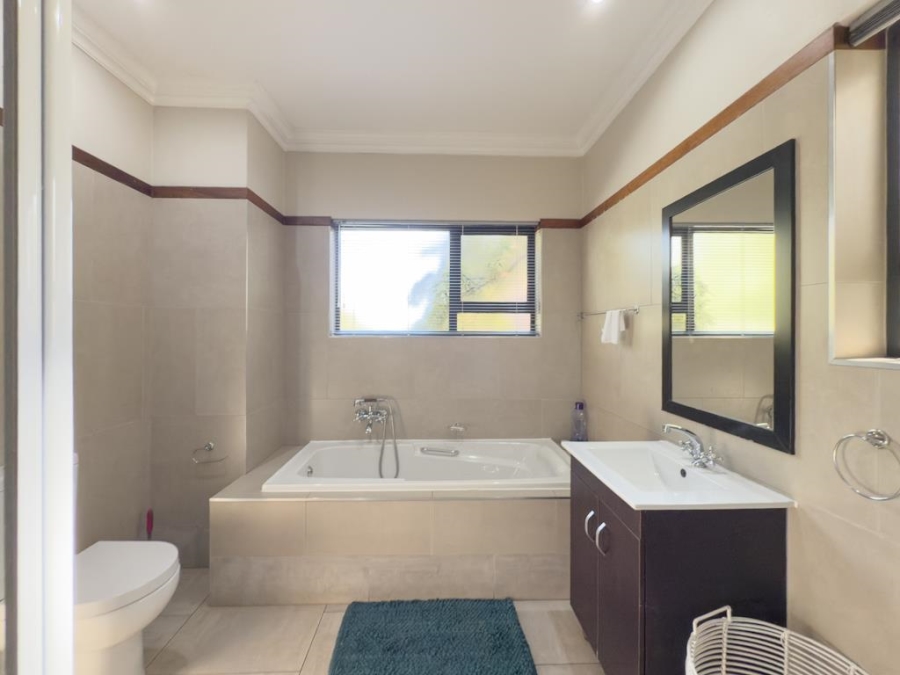 4 Bedroom Property for Sale in Midstream Ridge Gauteng