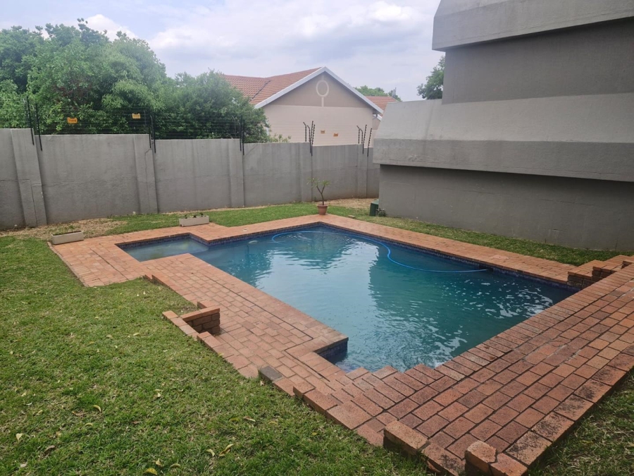 1 Bedroom Property for Sale in Edenburg Gauteng