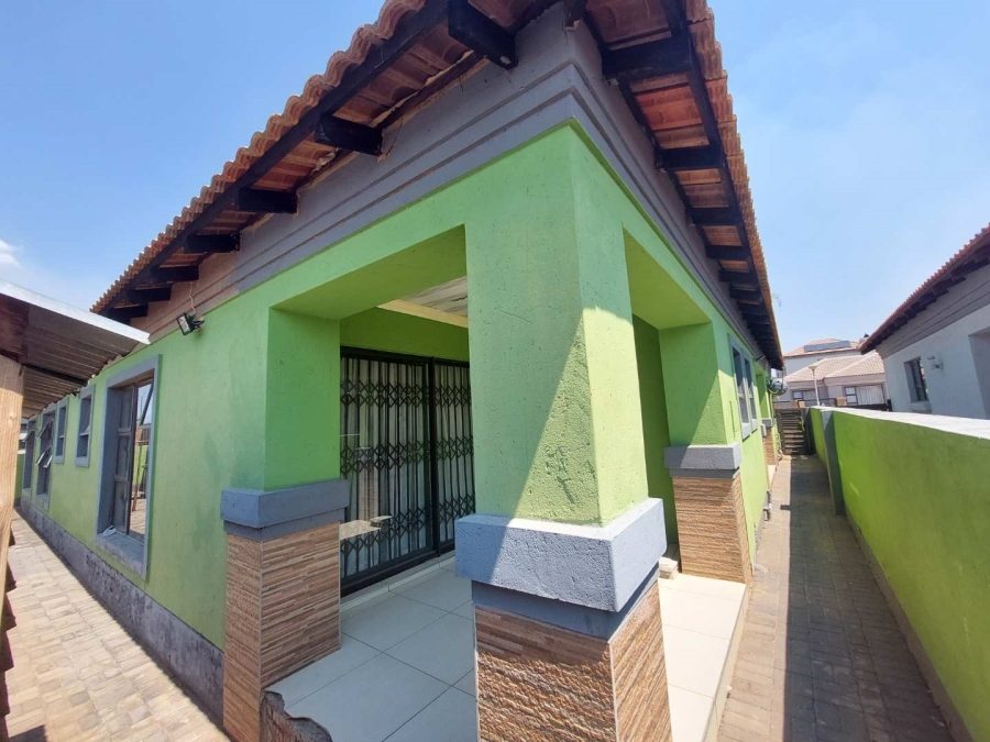 3 Bedroom Property for Sale in The Orchards Gauteng