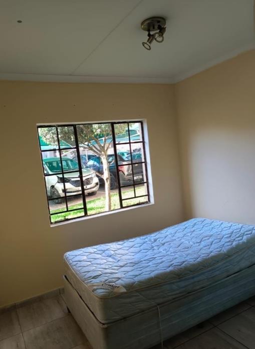 To Let 3 Bedroom Property for Rent in Lyndhurst Gauteng