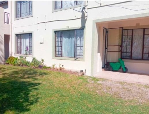 To Let 3 Bedroom Property for Rent in Lyndhurst Gauteng
