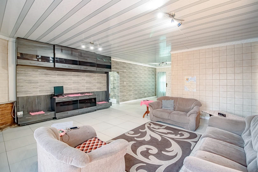 3 Bedroom Property for Sale in Mountain View Gauteng