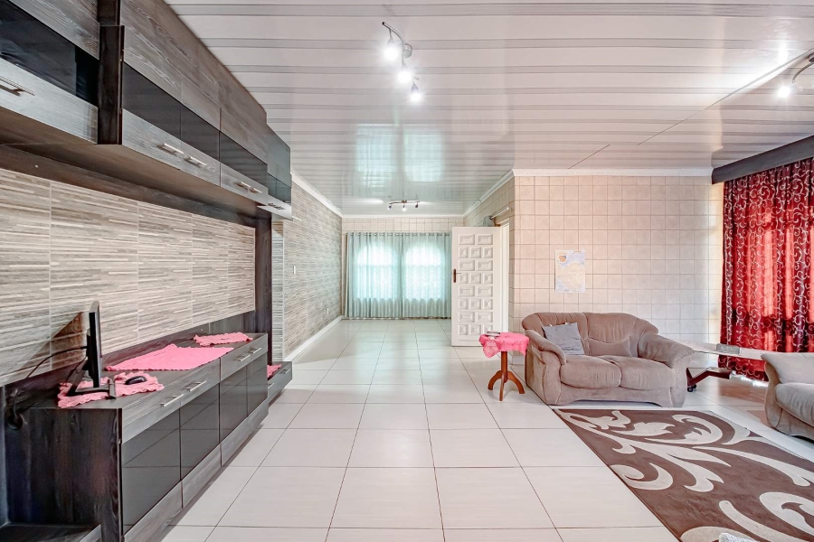 3 Bedroom Property for Sale in Mountain View Gauteng