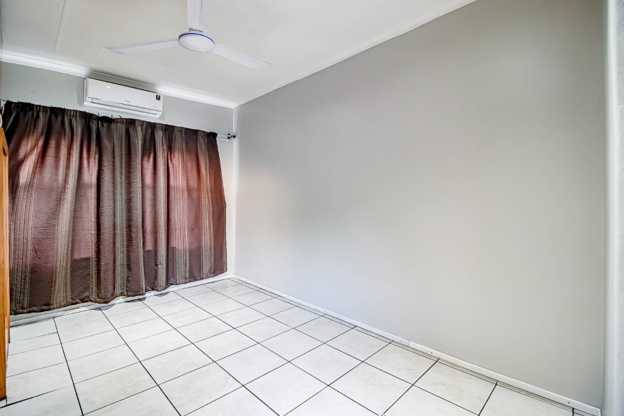 3 Bedroom Property for Sale in Mountain View Gauteng