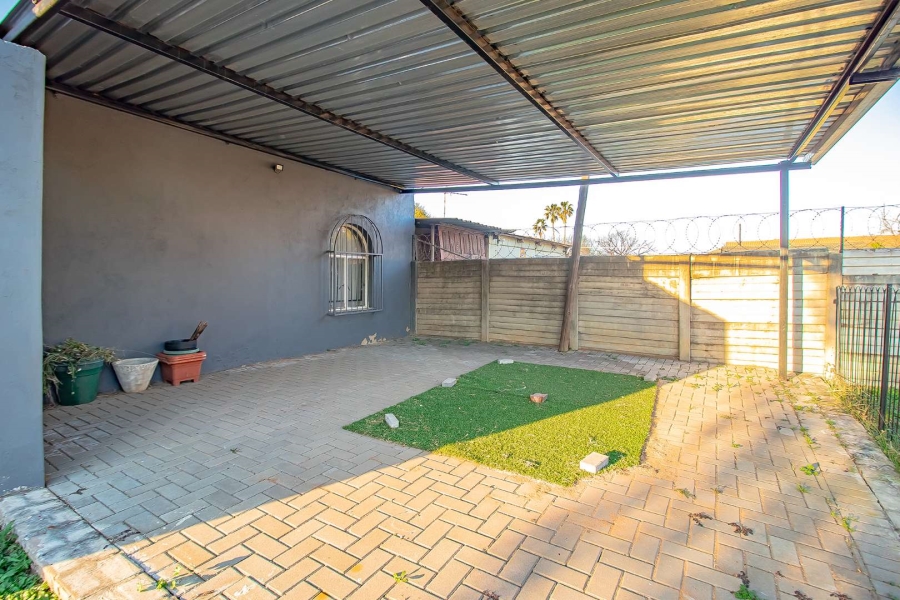 3 Bedroom Property for Sale in Mountain View Gauteng