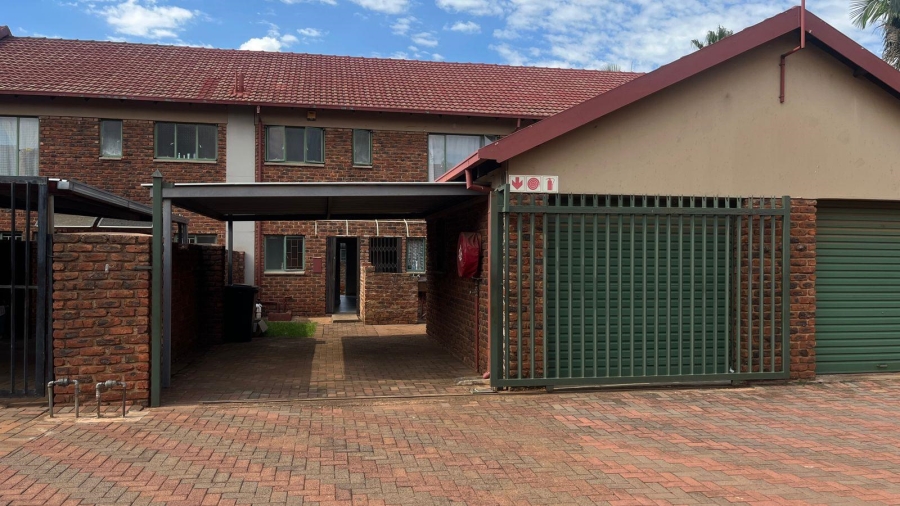 3 Bedroom Property for Sale in The Orchards Gauteng