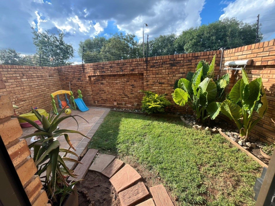 To Let 3 Bedroom Property for Rent in Florentia Gauteng