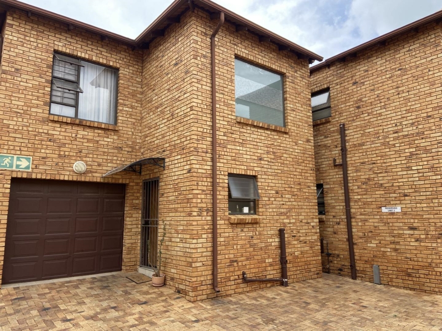 To Let 3 Bedroom Property for Rent in Florentia Gauteng