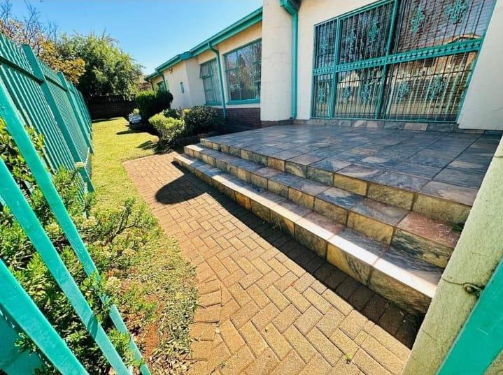 4 Bedroom Property for Sale in Palm Ridge Gauteng