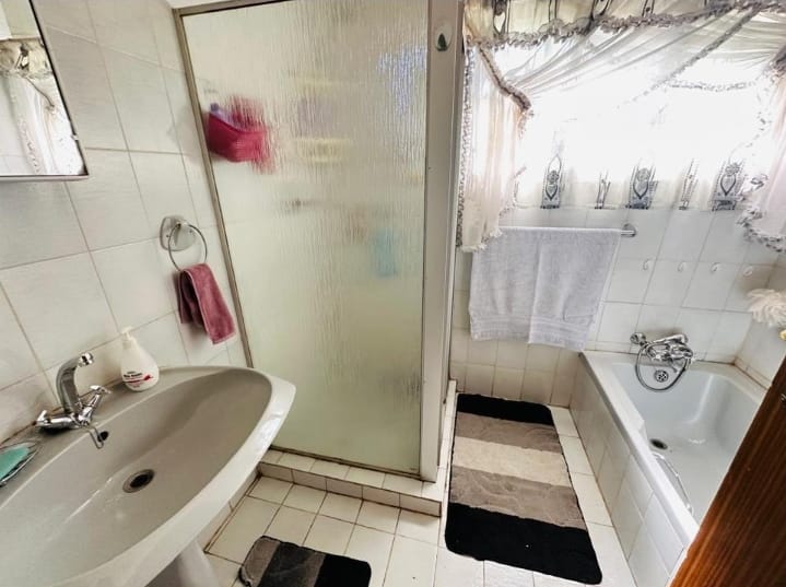 4 Bedroom Property for Sale in Palm Ridge Gauteng