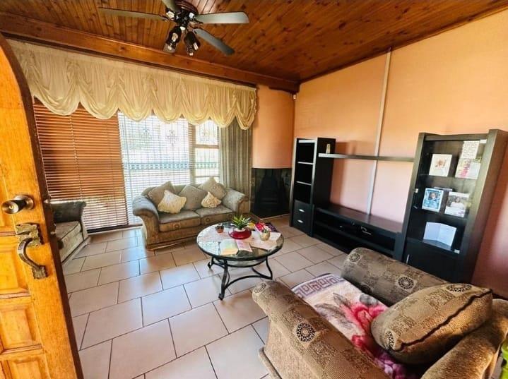 4 Bedroom Property for Sale in Palm Ridge Gauteng