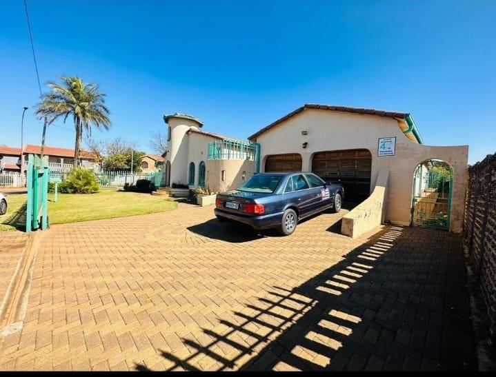 4 Bedroom Property for Sale in Palm Ridge Gauteng