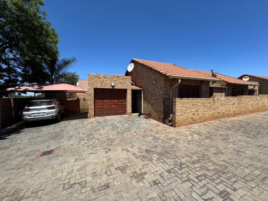 3 Bedroom Property for Sale in New Redruth Gauteng