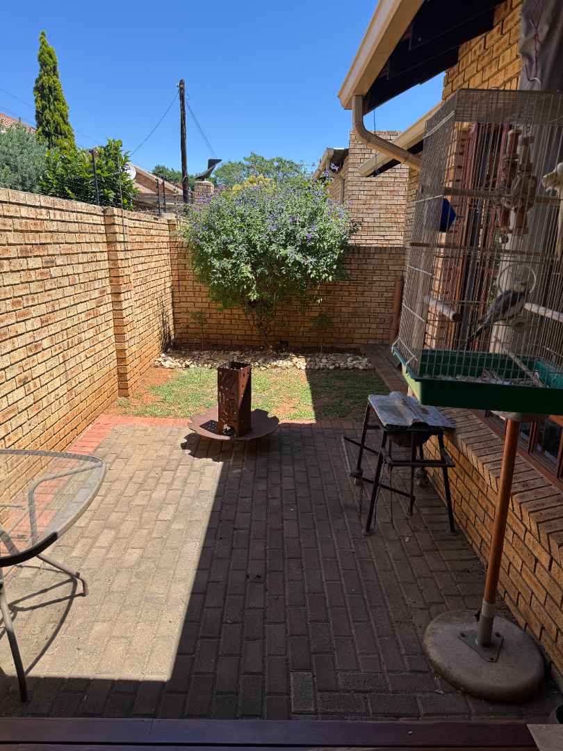 3 Bedroom Property for Sale in New Redruth Gauteng