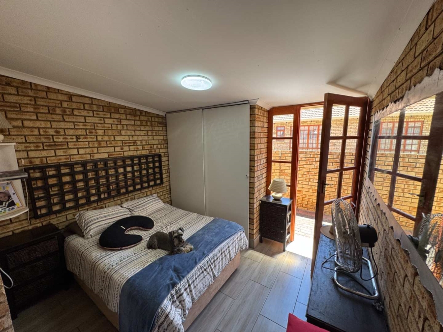 3 Bedroom Property for Sale in New Redruth Gauteng