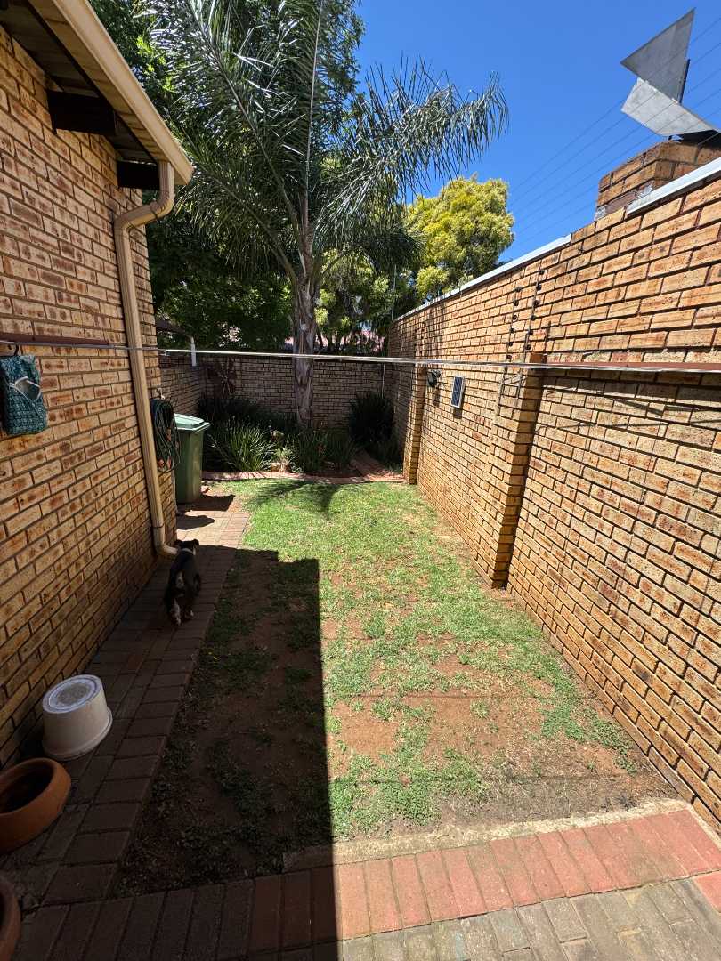 3 Bedroom Property for Sale in New Redruth Gauteng