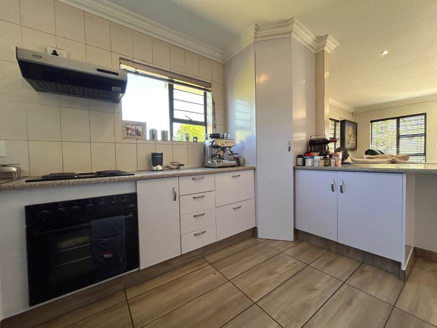 3 Bedroom Property for Sale in Bassonia Rock Gauteng