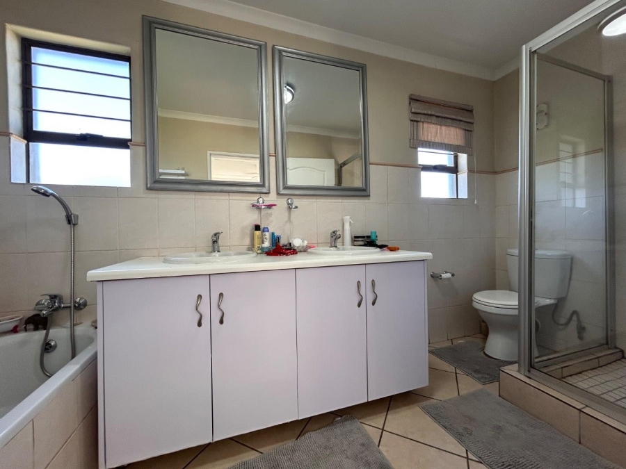 3 Bedroom Property for Sale in Bassonia Rock Gauteng