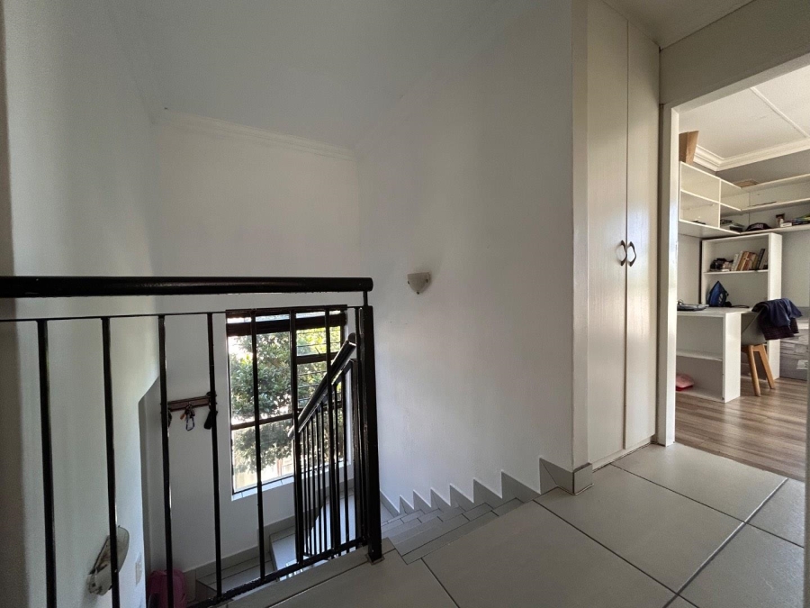 3 Bedroom Property for Sale in Bassonia Rock Gauteng
