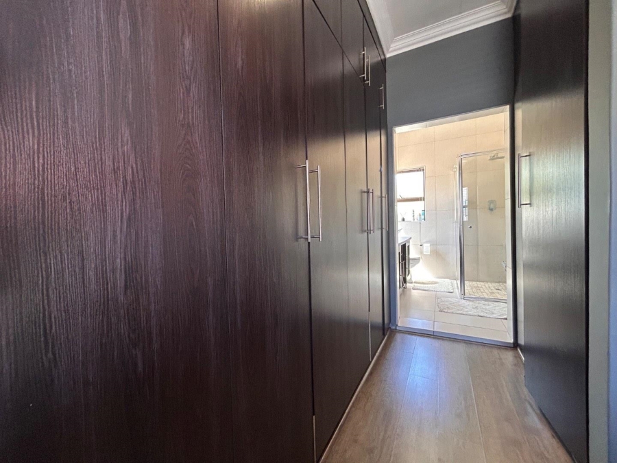 3 Bedroom Property for Sale in Bassonia Rock Gauteng