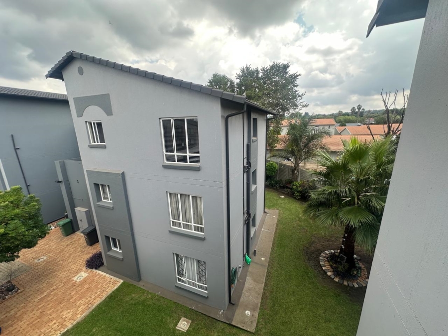 2 Bedroom Property for Sale in Verwoerdpark Gauteng