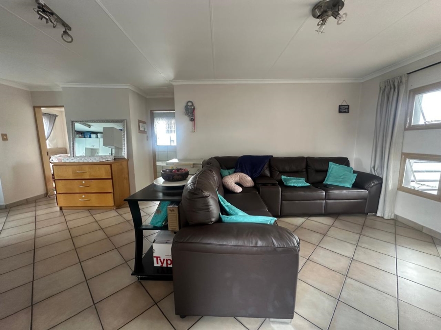 2 Bedroom Property for Sale in Verwoerdpark Gauteng