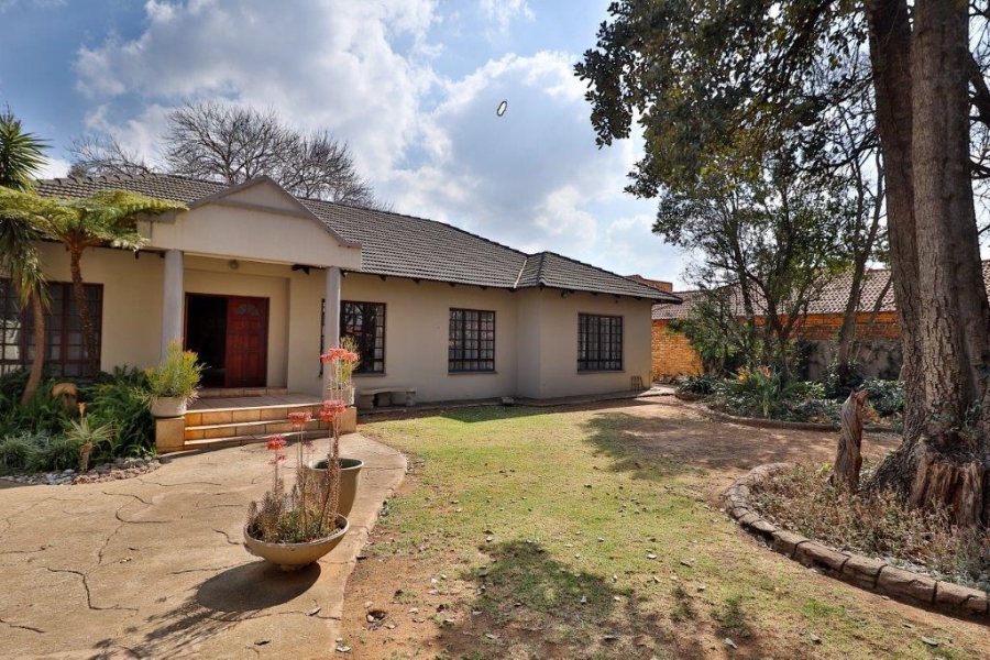 4 Bedroom Property for Sale in New Redruth Gauteng