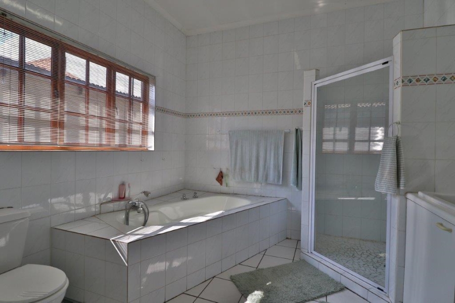 4 Bedroom Property for Sale in New Redruth Gauteng