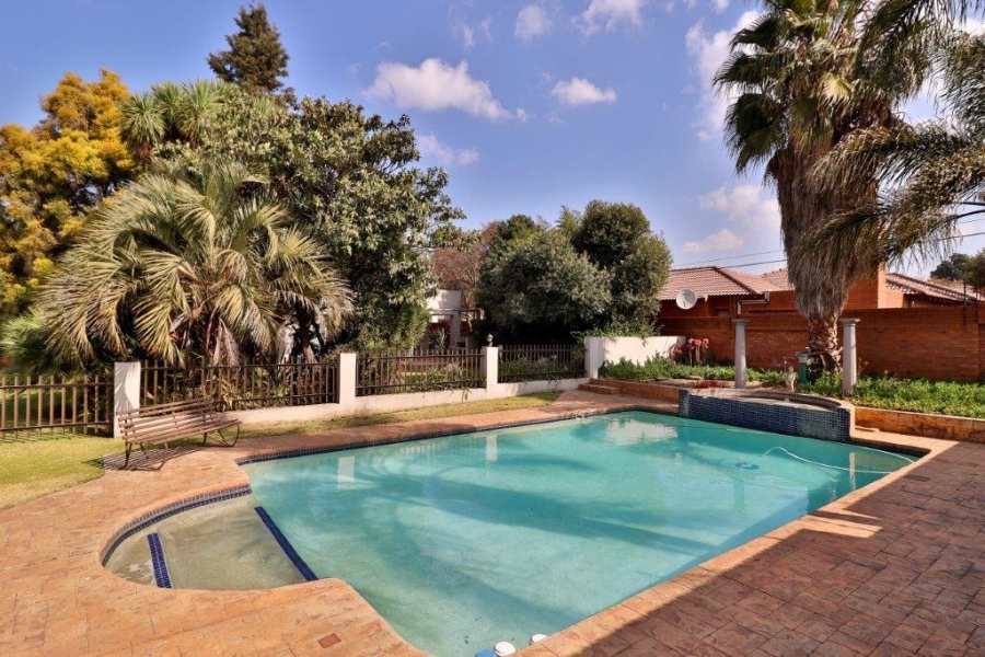 4 Bedroom Property for Sale in New Redruth Gauteng