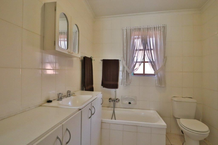 4 Bedroom Property for Sale in New Redruth Gauteng