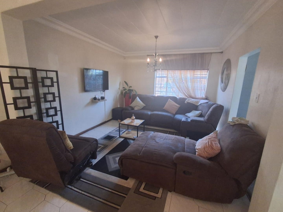 4 Bedroom Property for Sale in Bassonia Gauteng